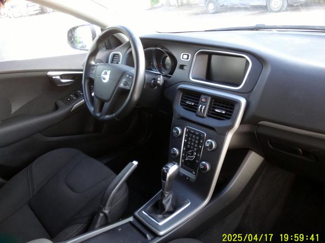 VOLVO V40 D2 - foto 20