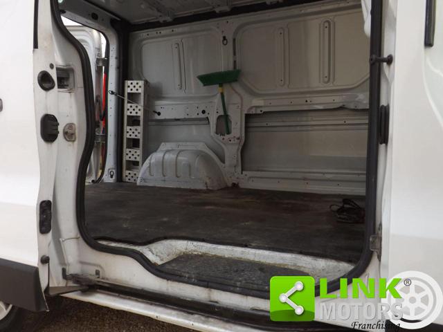 OPEL VIVARO 1.6 BITURBO CON POLIZZA DI GARAN - foto 37