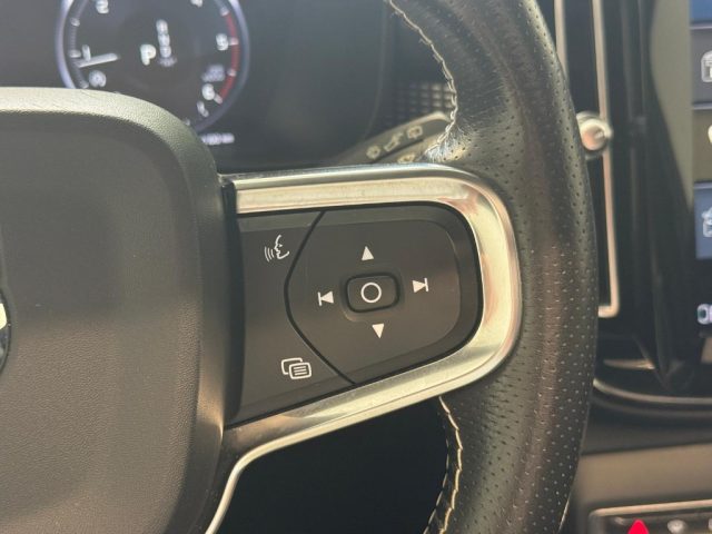 VOLVO XC40 D4 AWD GEARTRONIC R-DESIGN - foto 20