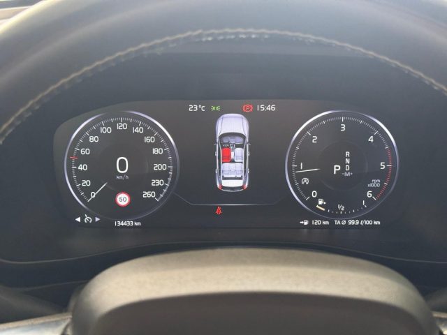 VOLVO XC40 D4 AWD GEARTRONIC R-DESIGN - foto 22