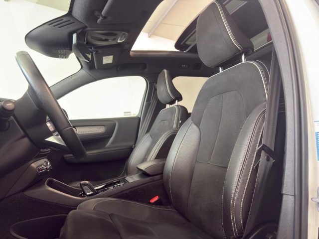 VOLVO XC40 D4 AWD GEARTRONIC R-DESIGN - foto 24
