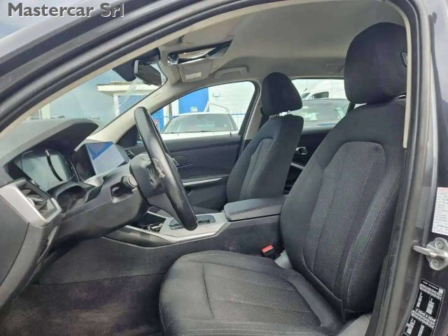 BMW 320 320D TOURING XDRIVE BUSINESS ADV - foto 10