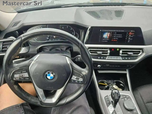 BMW 320 320D TOURING XDRIVE BUSINESS ADV - foto 14