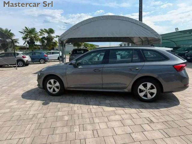 SKODA OCTAVIA OCTAVIA WAGON 2.0 TDI EVO EXECUT - foto 2