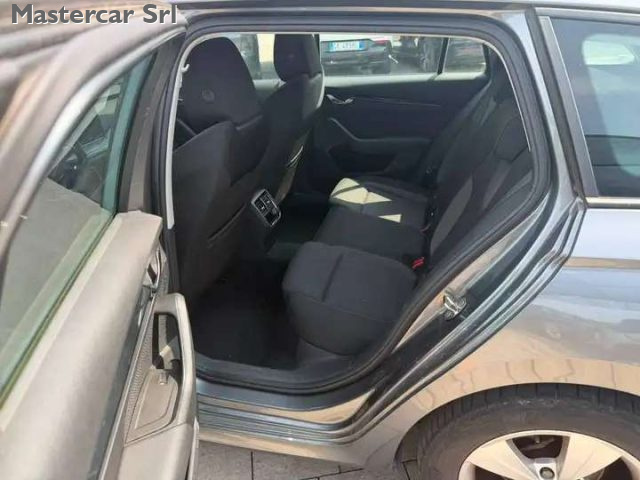 SKODA OCTAVIA OCTAVIA WAGON 2.0 TDI EVO EXECUT - foto 10