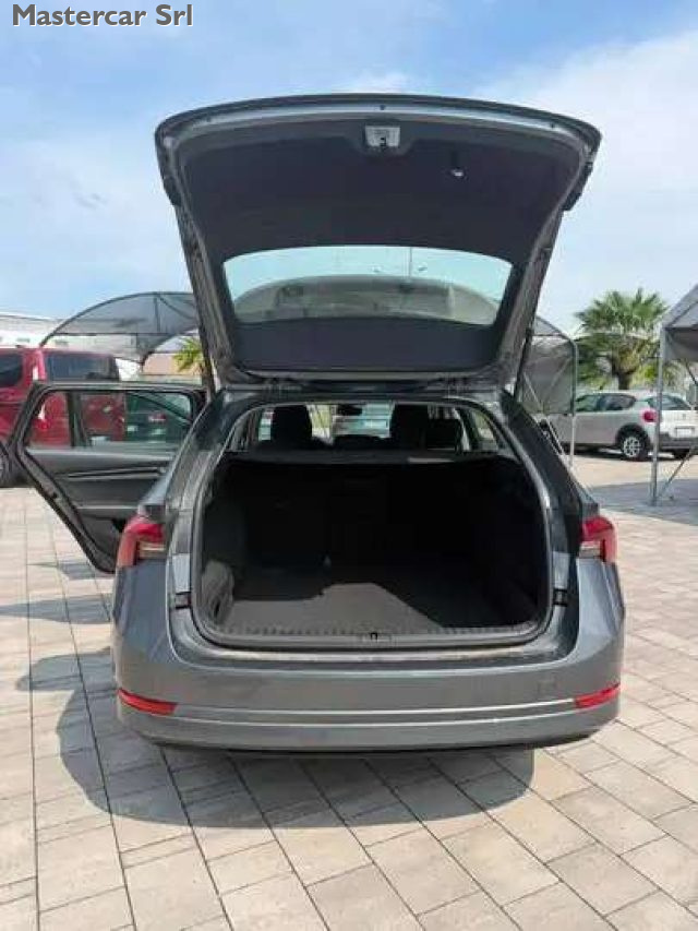 SKODA OCTAVIA OCTAVIA WAGON 2.0 TDI EVO EXECUT - foto 14