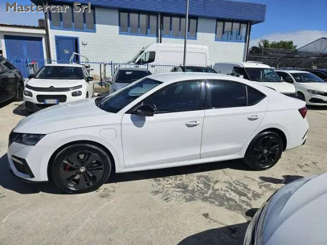 SKODA OCTAVIA OCTAVIA BERLINA 1.4 TSI PHEV RS  - foto 3