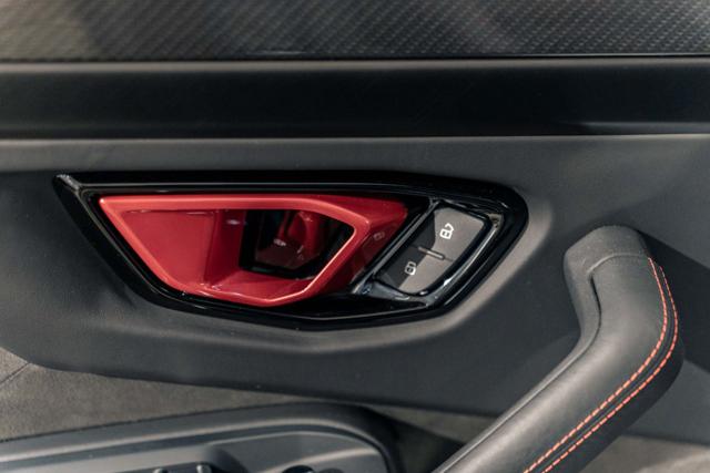 LAMBORGHINI URUS 4.0 SE - foto 18