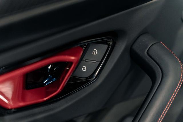 LAMBORGHINI URUS 4.0 SE - foto 19