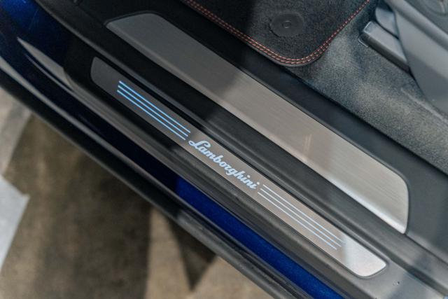 LAMBORGHINI URUS 4.0 SE - foto 27
