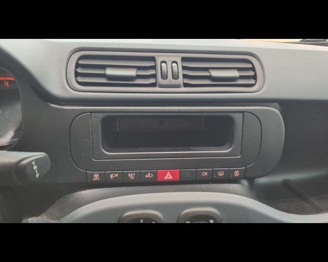 FIAT NEW PANDA VAN 1.0 HYBRID 70CV 4P.TI-DETAX - foto 8