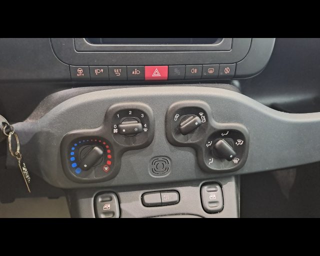FIAT NEW PANDA VAN 1.0 HYBRID 70CV 4P.TI-DETAX - foto 9
