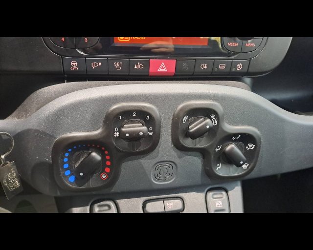 FIAT NEW PANDA 1.0 HYBRID 70CV 5 POSTI - foto 10