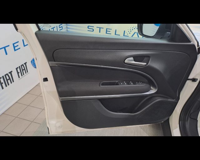 FIAT 600 1.2 HYBRID 145CV AUTO - foto 29