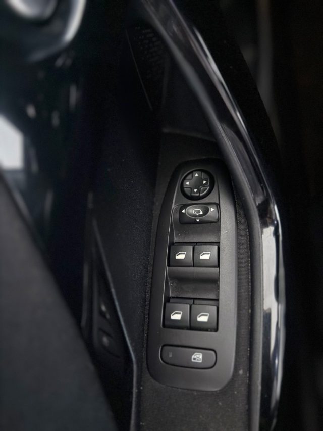 PEUGEOT 208 1° SERIE PURETECH 82 5 PORTE ALL - foto 18