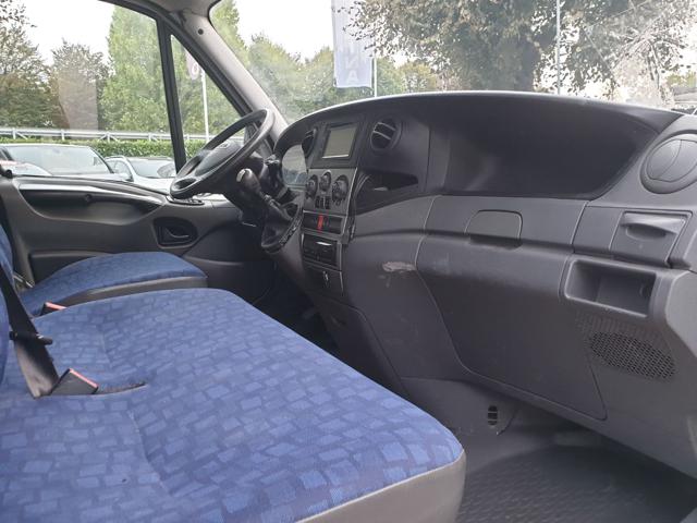 IVECO DAILY CAMPER 12K DI ANTICIPO E15K 30 R - foto 12