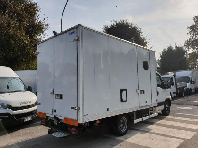 IVECO DAILY CAMPER 12K DI ANTICIPO E15K 30 R - foto 33