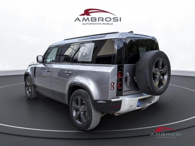 LAND ROVER DEFENDER 110 3.0D I6 MHEV SE AWD 200CV AU - foto 4