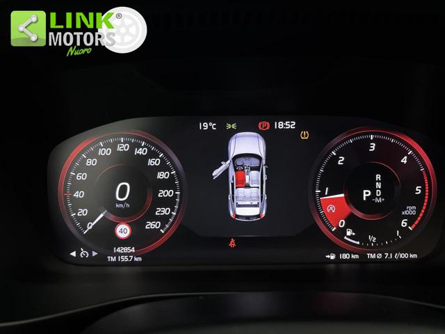 VOLVO XC40 2.0 D3 AWD MOMENTUM - foto 14
