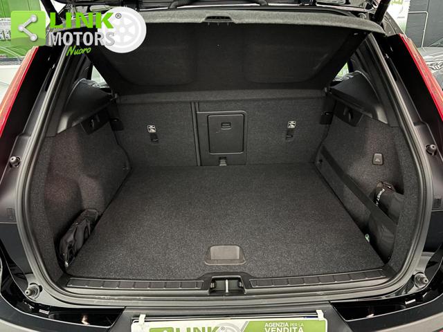 VOLVO XC40 2.0 D3 AWD MOMENTUM - foto 24
