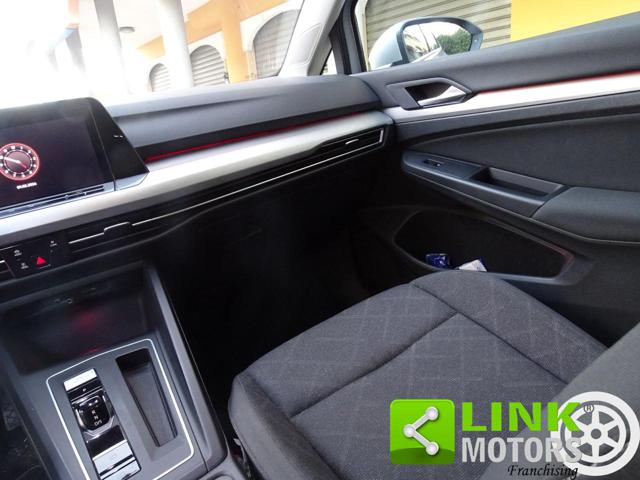 VOLKSWAGEN GOLF 8 1.0 HYBRID 115 CV - foto 11
