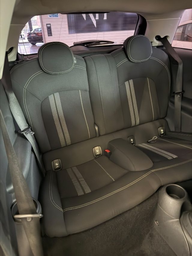 MINI COOPER SD 2.0 COOPER SD //AUTOMATICA// - foto 24