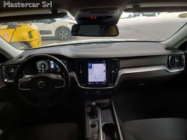 VOLVO V60 V60 2.0 B4 MOMENTUM BUSINESS AUT - foto 4
