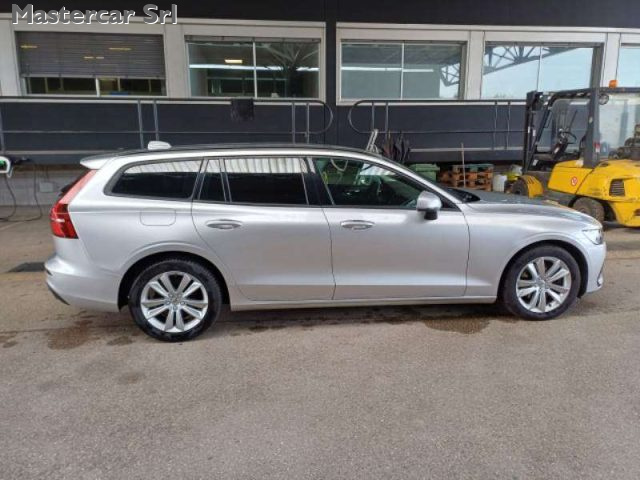 VOLVO V60 V60 2.0 B4 MOMENTUM BUSINESS AUT - foto 7
