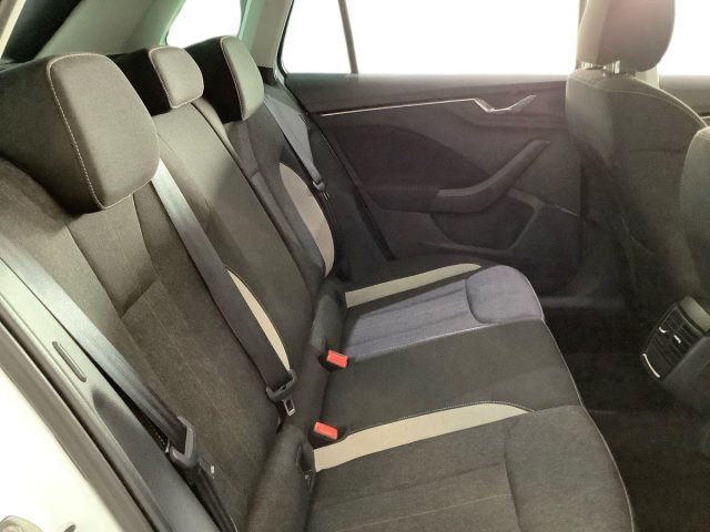 SKODA KAMIQ 1.0 TSI 110 CV DSG BLACK DOTS - foto 11