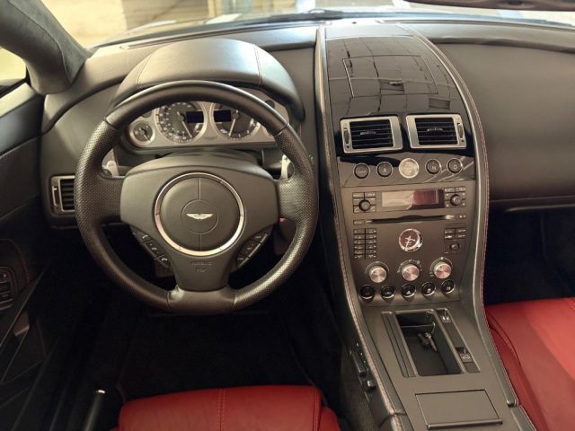 ASTON MARTIN VANTAGE ICONICA - INTERNI CARTIER - CABR - foto 13