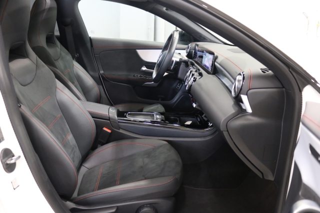 MERCEDES-BENZ CLA 220 D AUTOMATIC SHOOTING BRAKE AMG L - foto 17