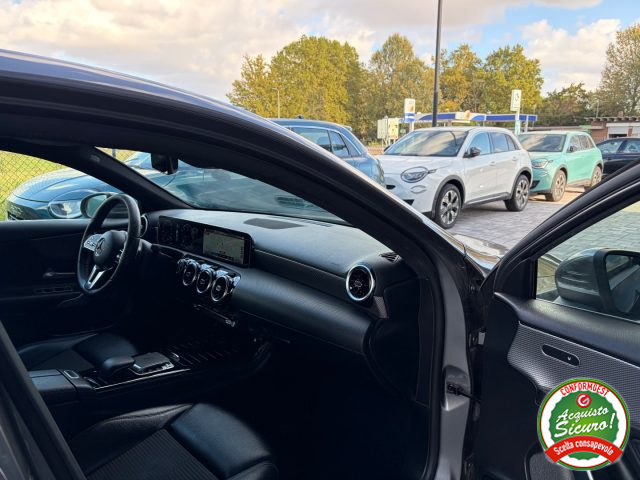 MERCEDES-BENZ A 180 D AUTOMATIC ANCHE PER NEOPATENTA - foto 15