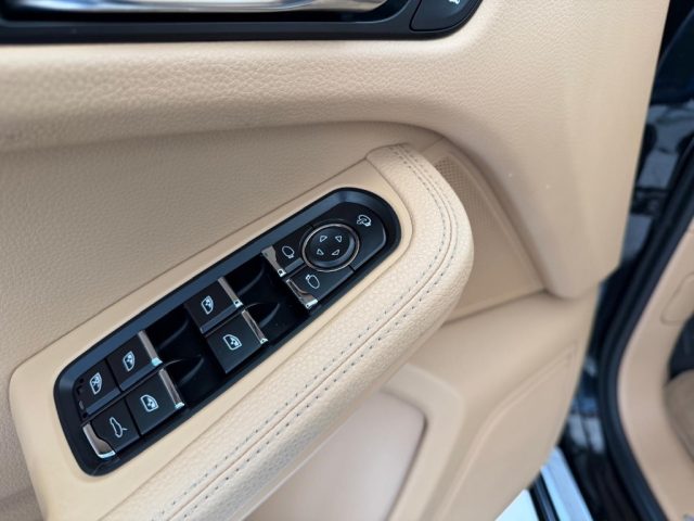 PORSCHE MACAN 3.0 DIESEL S //TETTO//20// - foto 17
