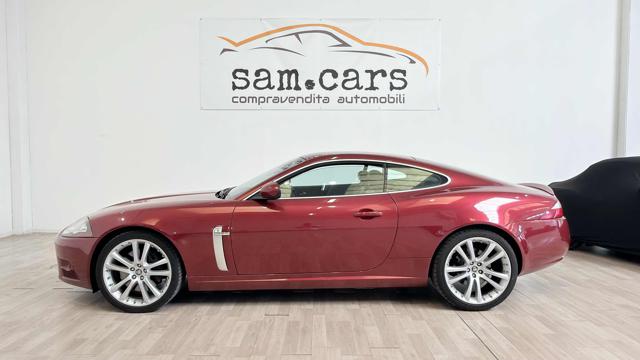 JAGUAR XKR 4.2 V8 COUPÉ SUPERCHARGED ISCRIV - foto 2