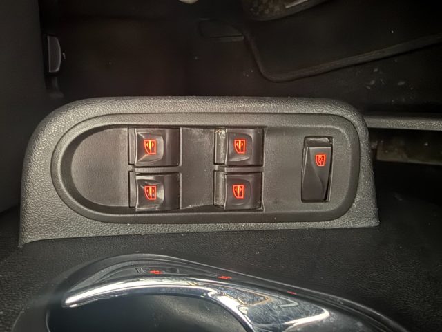 DACIA DUSTER 1.5 DCI 110CV START&STOP 4X2 SER - foto 18