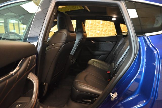 MASERATI LEVANTE 3.0V6 MODENA 350CV F1 TET.21"RAD - foto 12