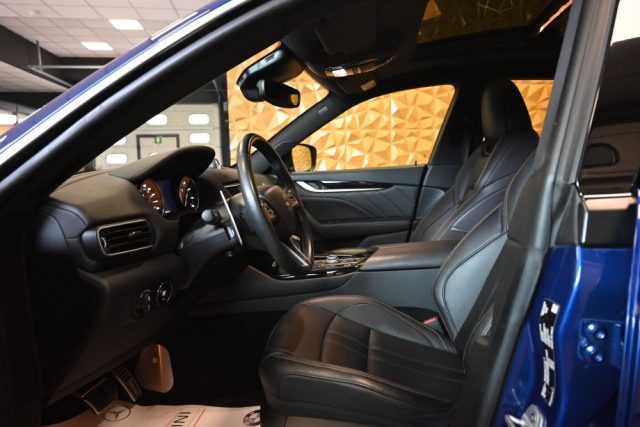 MASERATI LEVANTE 3.0V6 MODENA 350CV F1 TET.21"RAD - foto 29