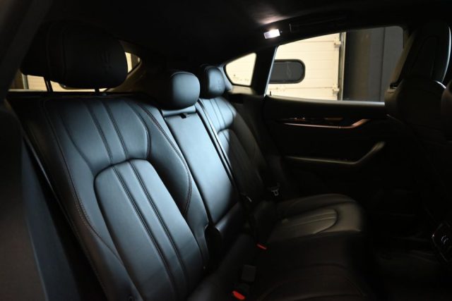 MASERATI LEVANTE 3.0V6 MODENA 350CV F1 TET.21"RAD - foto 40