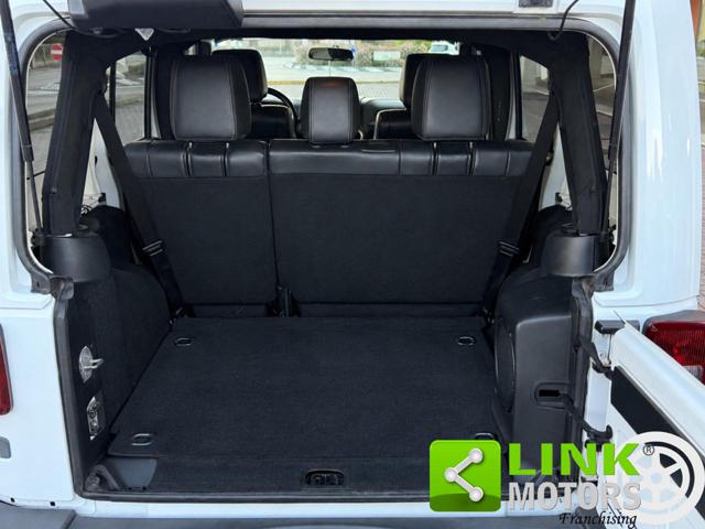 JEEP WRANGLER UNLIMITED 2.8 CRD DPF SAHARA AUT - foto 19