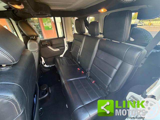 JEEP WRANGLER UNLIMITED 2.8 CRD DPF SAHARA AUT - foto 16