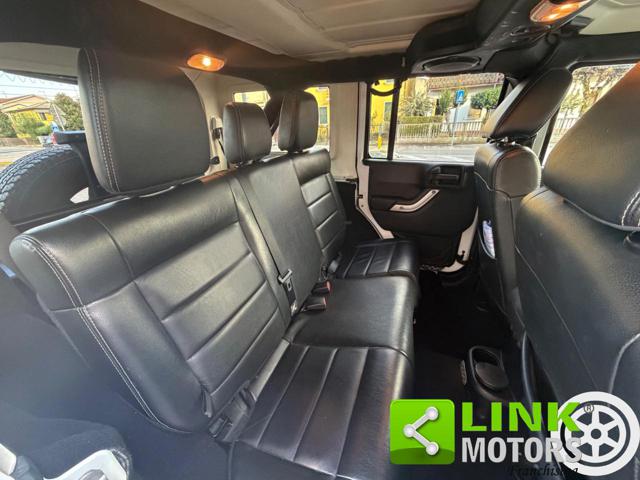 JEEP WRANGLER UNLIMITED 2.8 CRD DPF SAHARA AUT - foto 15