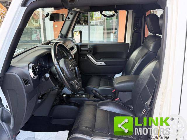 JEEP WRANGLER UNLIMITED 2.8 CRD DPF SAHARA AUT - foto 9