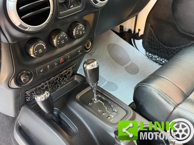 JEEP WRANGLER UNLIMITED 2.8 CRD DPF SAHARA AUT - foto 13