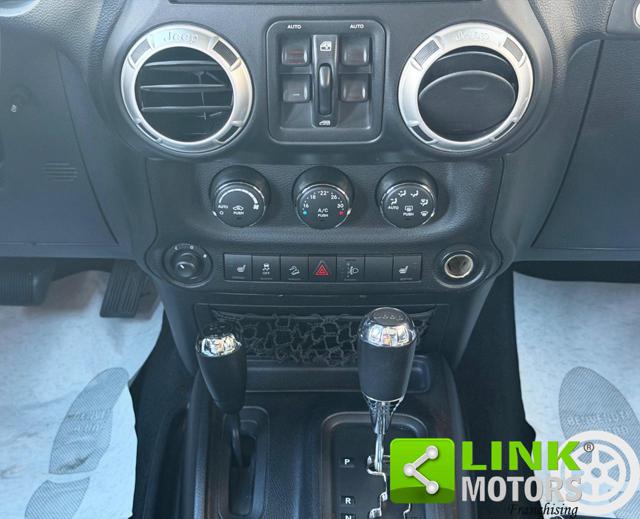 JEEP WRANGLER UNLIMITED 2.8 CRD DPF SAHARA AUT - foto 18