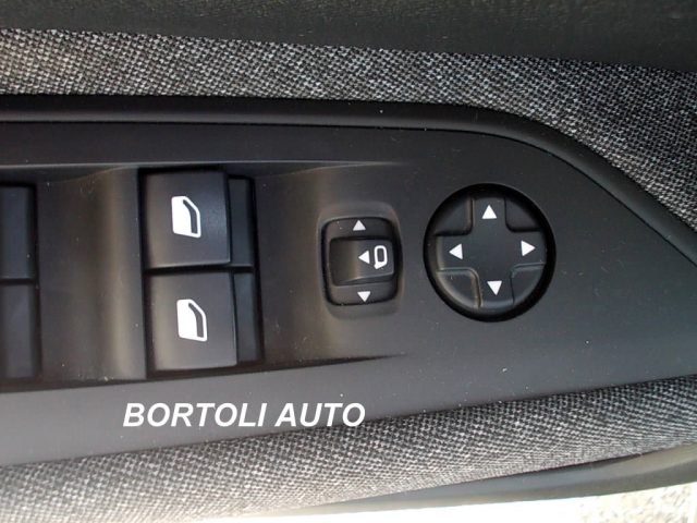 PEUGEOT 3008 BLUEHDI 130 42.000 KM EAT8 ALLUR - foto 31
