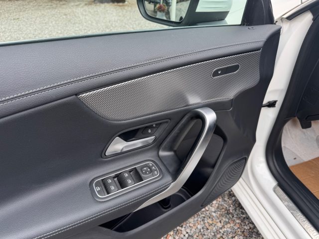 MERCEDES-BENZ CLA 180 SHOOTING BRAKE SPORT - foto 11