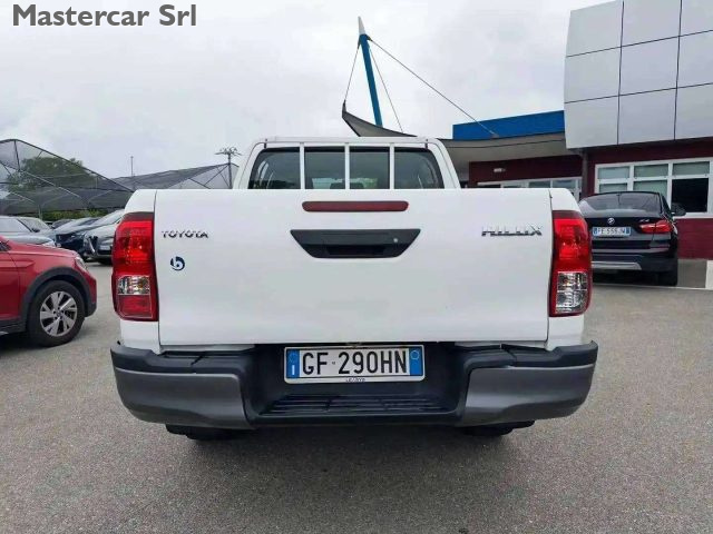 TOYOTA HILUX HILUX IV 2.4 D-4D DOUBLE CAB COM - foto 4