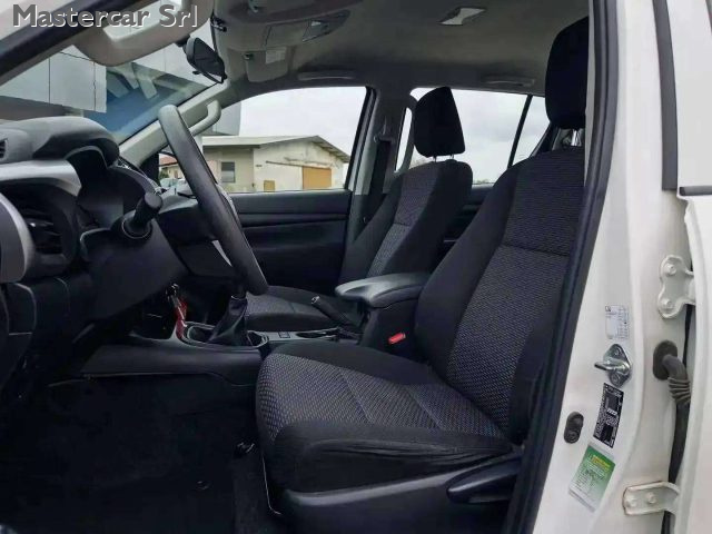 TOYOTA HILUX HILUX IV 2.4 D-4D DOUBLE CAB COM - foto 10