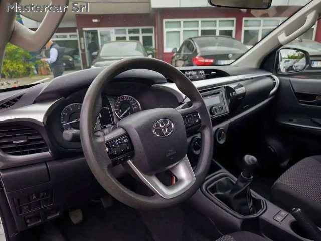 TOYOTA HILUX HILUX IV 2.4 D-4D DOUBLE CAB COM - foto 13