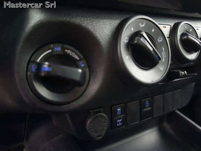 TOYOTA HILUX HILUX IV 2.4 D-4D DOUBLE CAB COM - foto 14